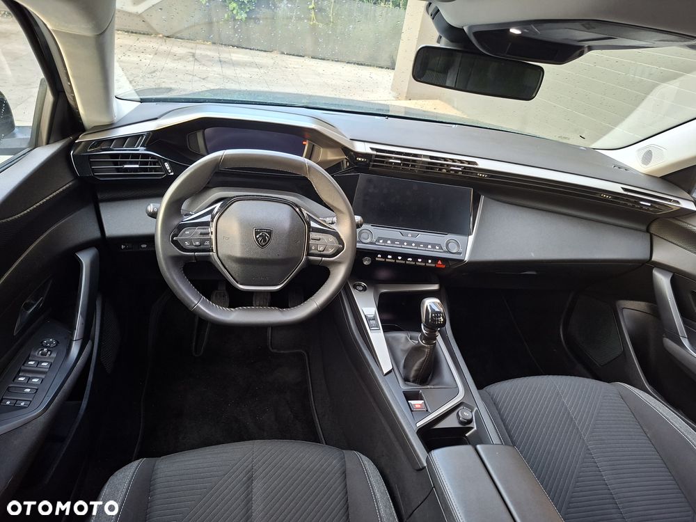 Peugeot 308 - 8