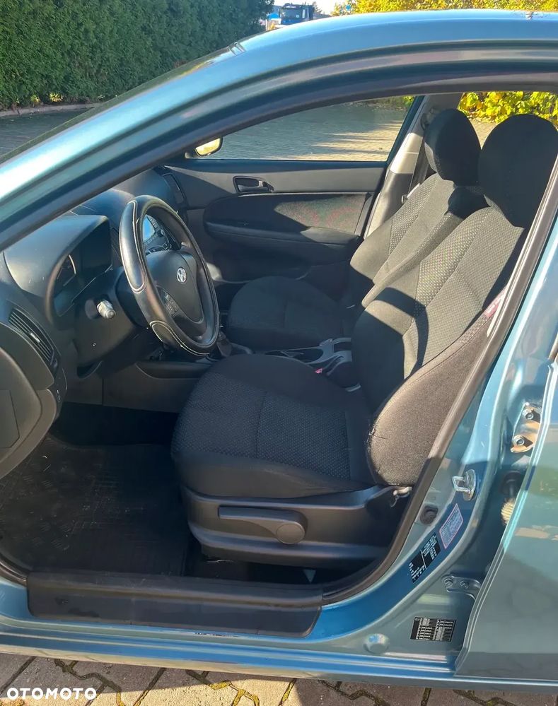 Hyundai i30 1.4 Classic + - 11