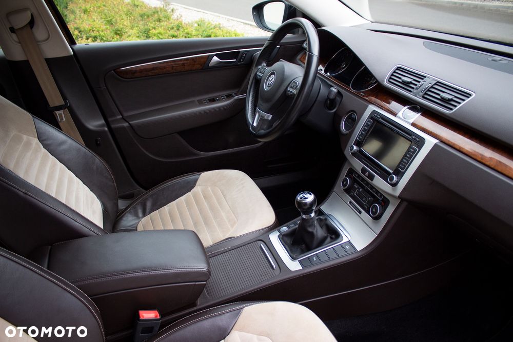 Volkswagen Passat 1.8 TSI Highline - 18