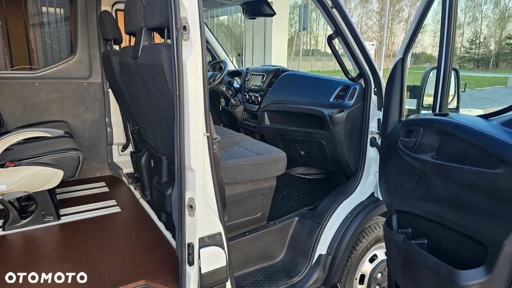 Iveco ❗️❗️DAILY 3.0 180KM MAXI 50C18 L4H3 JAK NOWY ❗️❗️NOWY MODEL / ZABUDOWA VIP 9 OSÓB HAUSER / 3500KG HAK / PIERWSZY WŁASCICIEL / BLASZAK / NAVI / KAMERA COFANIA / ZAWIESZENIE PNEUMATYCZNE AIR-PRO  / KLIMATYZACJA POSTOJOWA / SKRZYNIA MANUALNA / BLIŹNIAKI / TEMPOMAT / WERSJA WZMOCNIONA / FULL OPCJA / SERWIS ASO / SALON POLSKA / 35C15 50C15 35C18❗❗ JAK Z SALONU - NOWY -❗❗ - 34