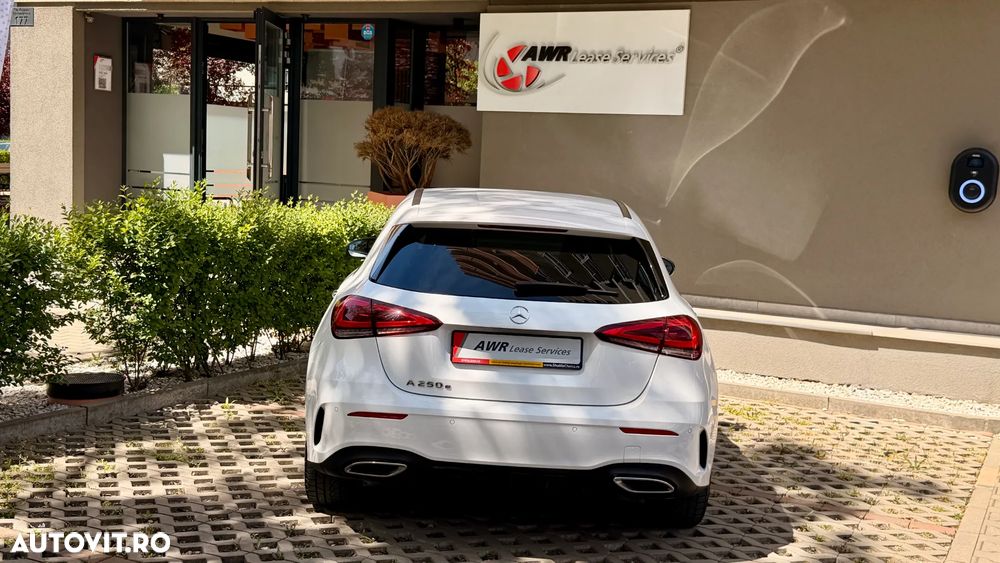 Mercedes-Benz A 250 e 8G-DCT AMG Line - 2