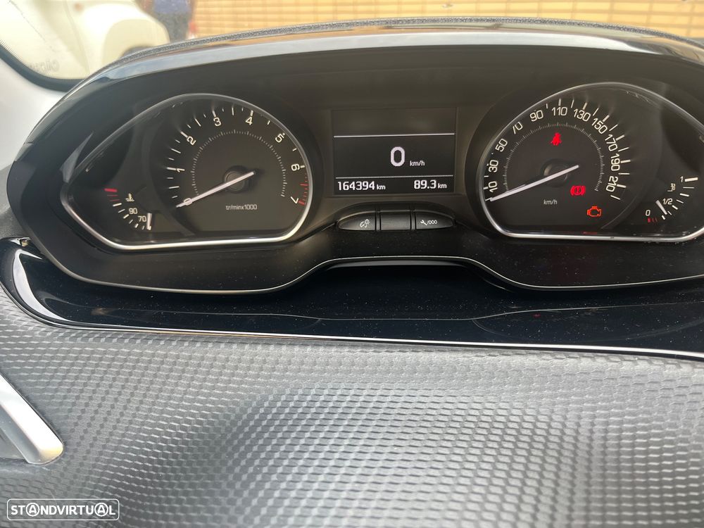 Peugeot 2008 PureTech 82 Allure - 5