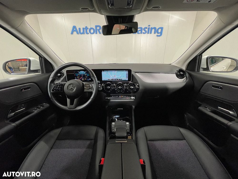 Mercedes-Benz GLA - 8