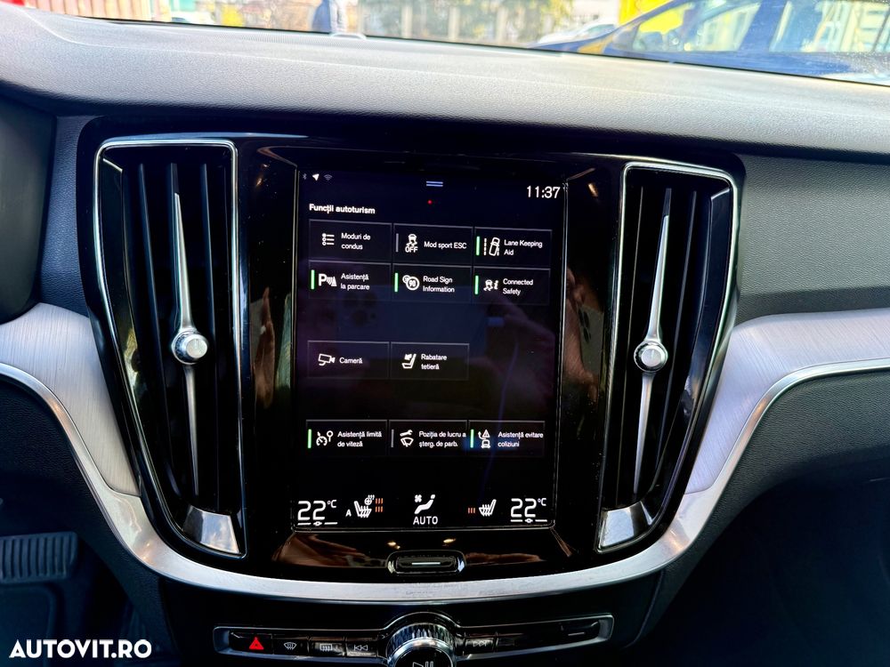 Volvo V60 B4 MHEV AT8 FWD Momentum Pro - 20