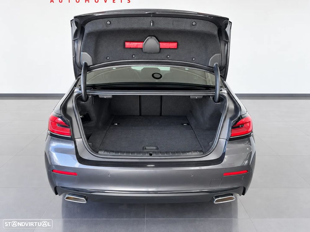 BMW 520 e Line Luxury - 53