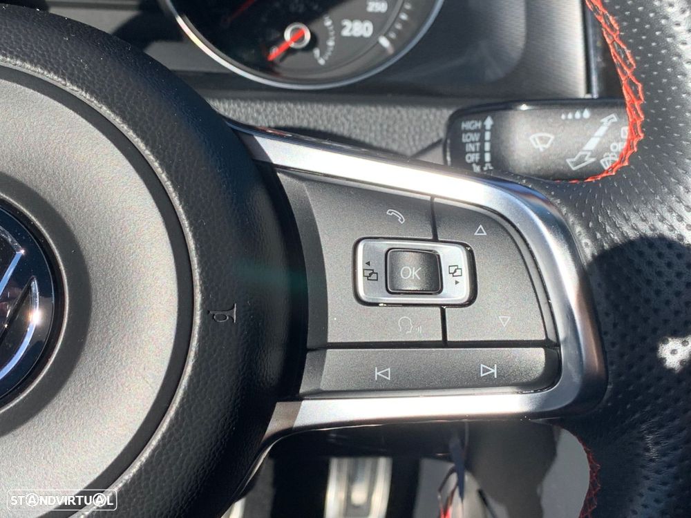 VW Golf 2.0 TSi GTi - 38