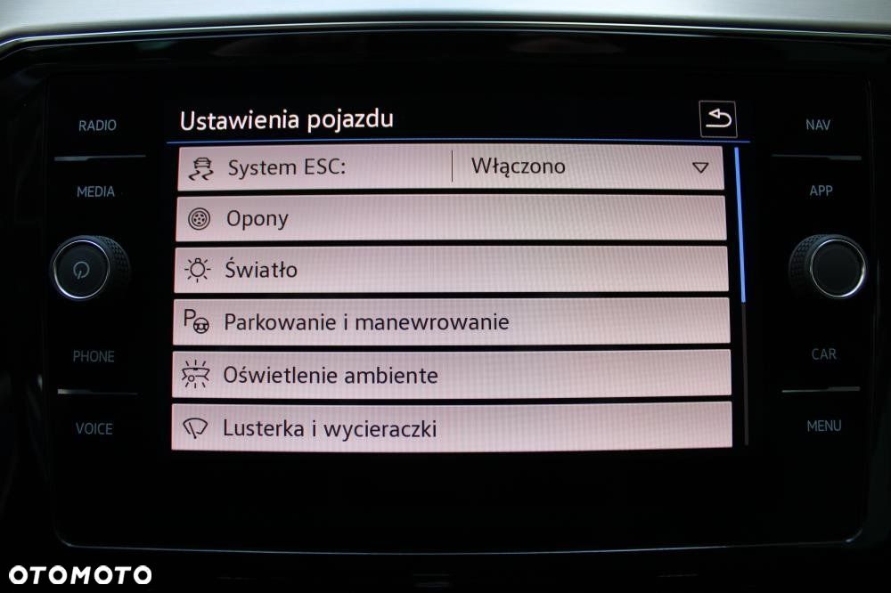 Volkswagen Passat - 21