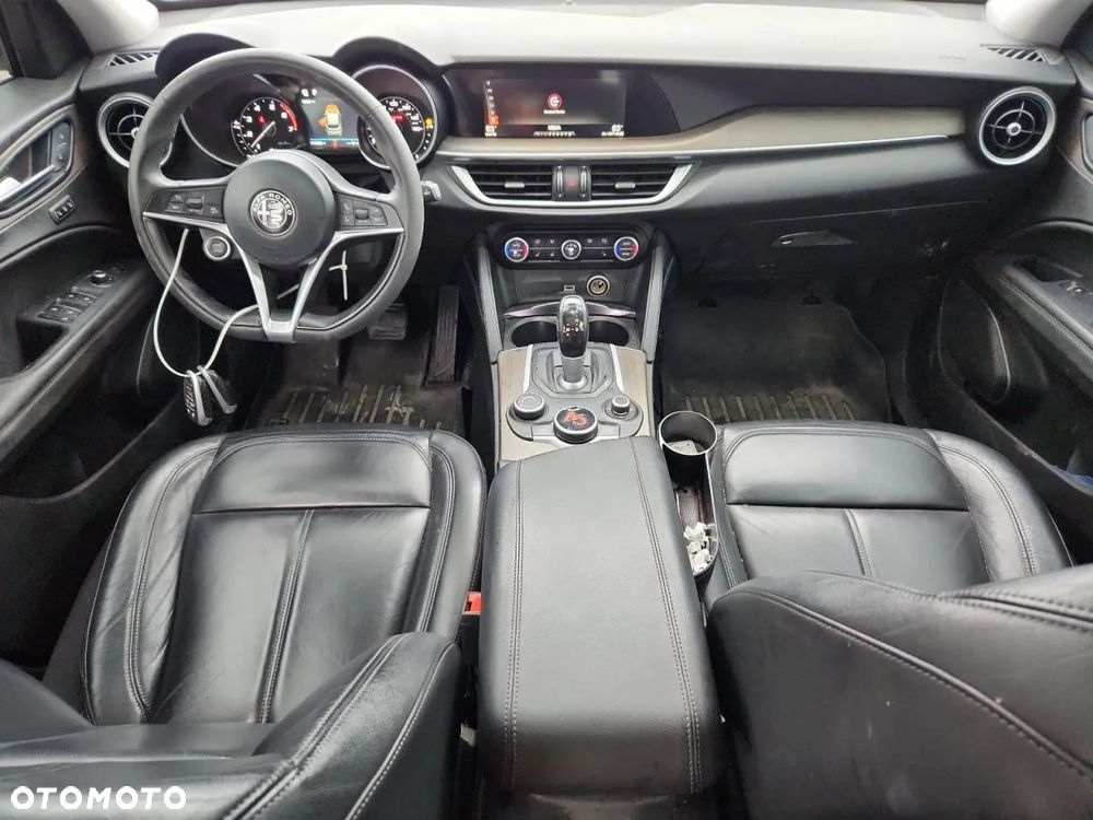 Alfa Romeo Stelvio 2.0 Turbo 16V AT8-Q4 Ti - 7