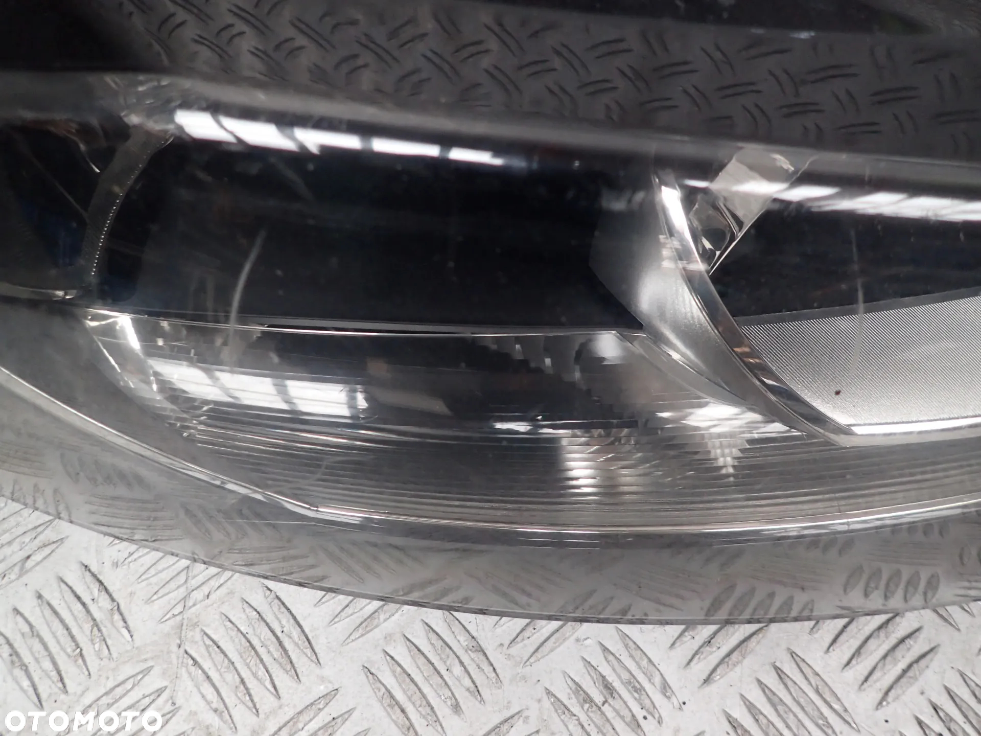 LAMPA PRAWY PRZÓD AUDI A3 8L LIFT 8P0941004BC ANGLIK - 2