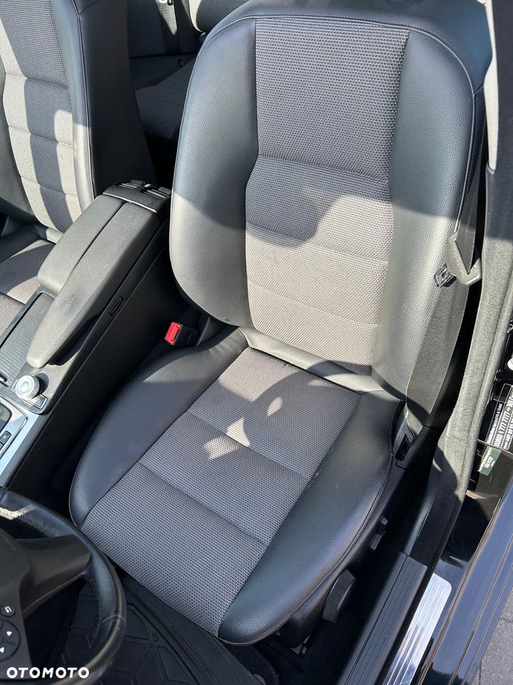 Mercedes-Benz Klasa C 220 CDI DPF Automatik BlueEFFICIENCY Avantgarde - 19