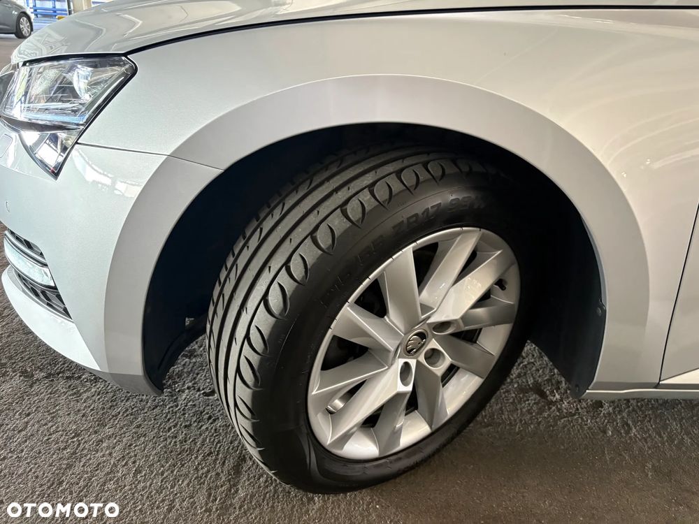 Skoda Superb 2.0 TDI Ambition DSG - 13