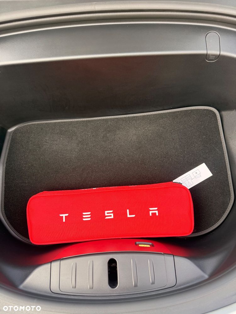 Tesla Model 3 - 21