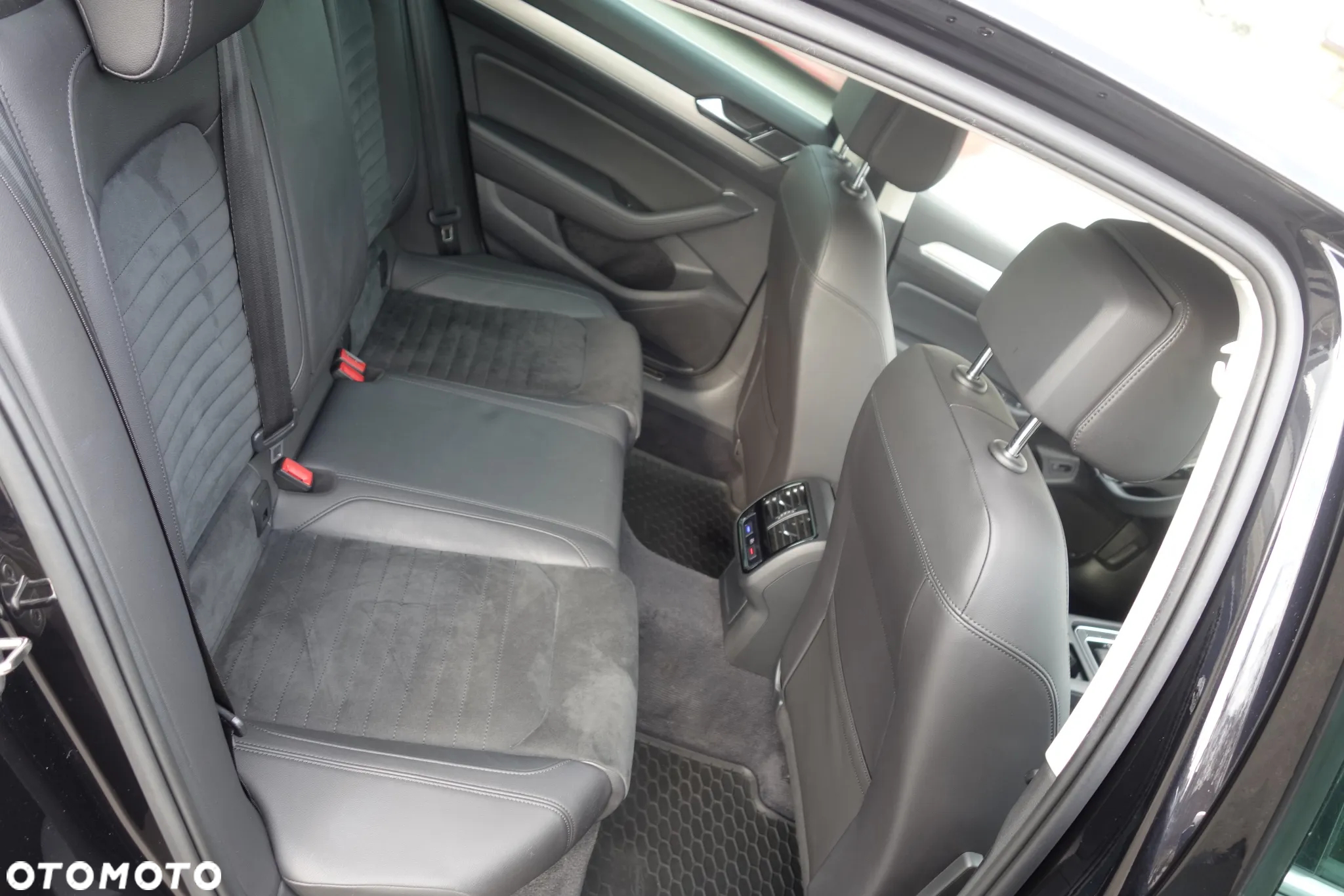 Volkswagen Passat 1.5 TSI EVO Highline DSG - 9