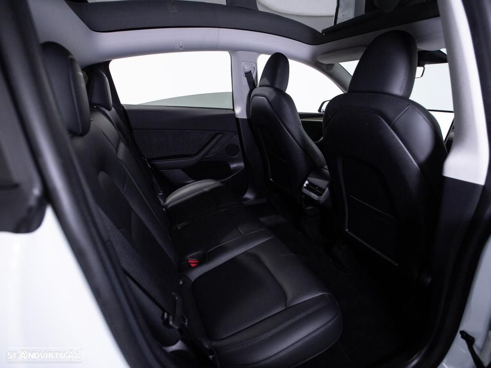 Tesla Model Y RWD - 12