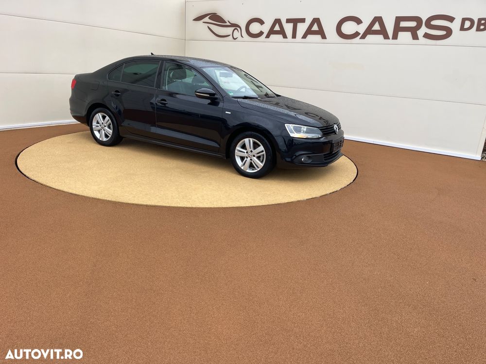 Volkswagen Jetta 1.6 TDI DSG Comfortline - 21