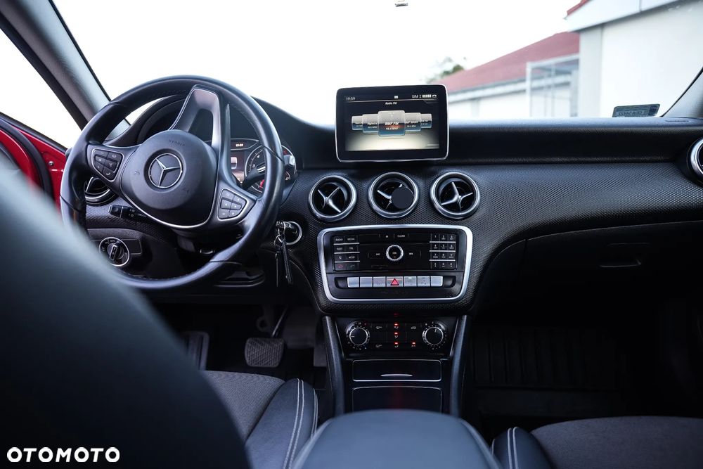 Mercedes-Benz Klasa A 180 7G-DCT Style - 11