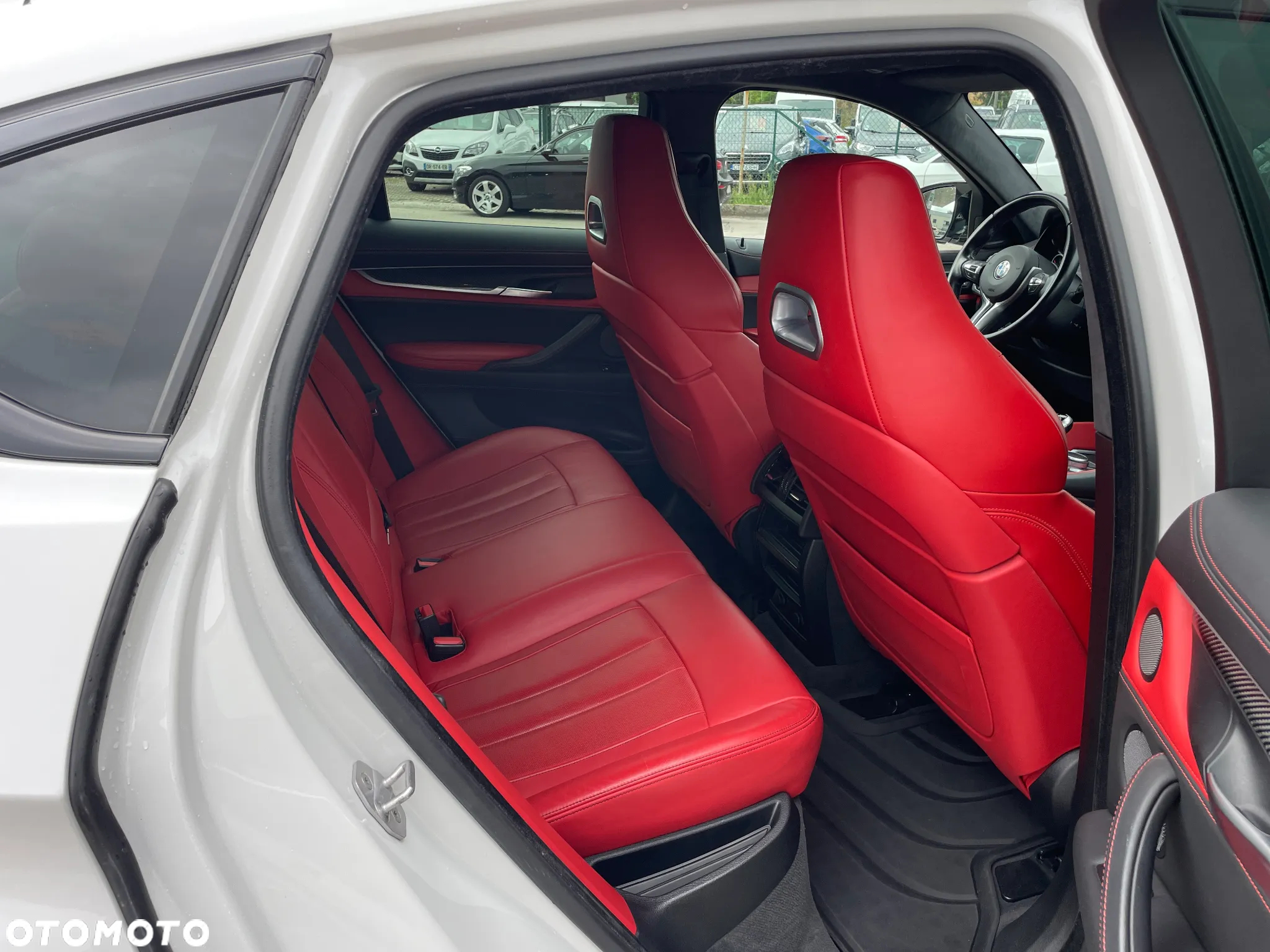 BMW X6M - 12