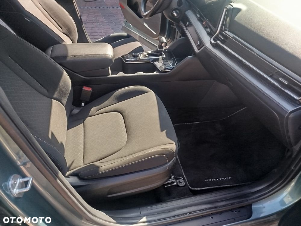 Kia Sportage 1.6 CRDI MHEV Business Line 2WD DCT - 13