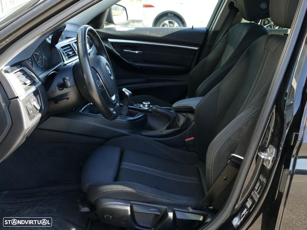 BMW 318 d Line Sport - 30