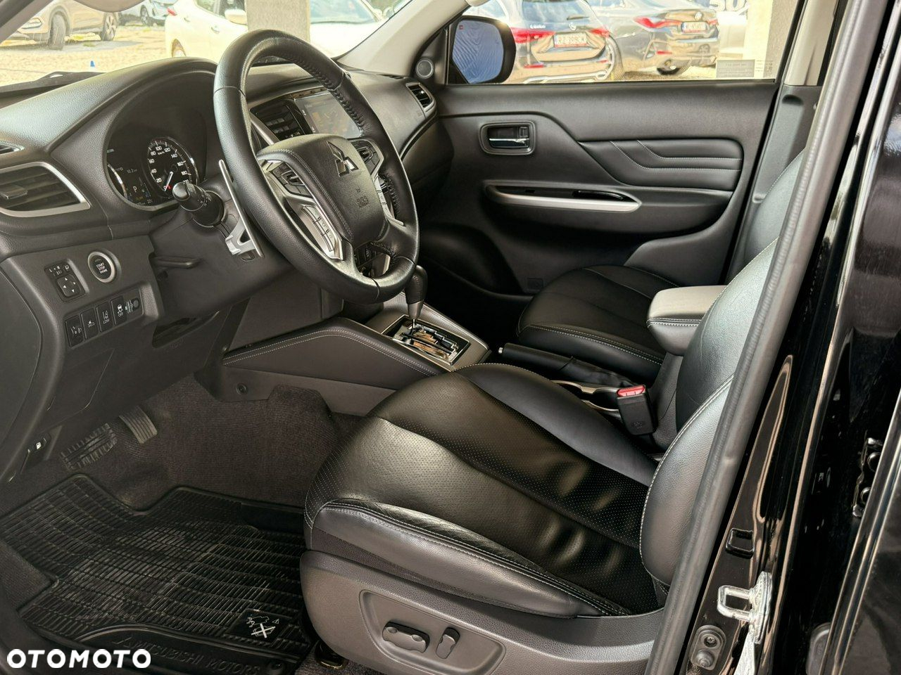 Mitsubishi L200 2.2 d DC Instyle Plus - 10