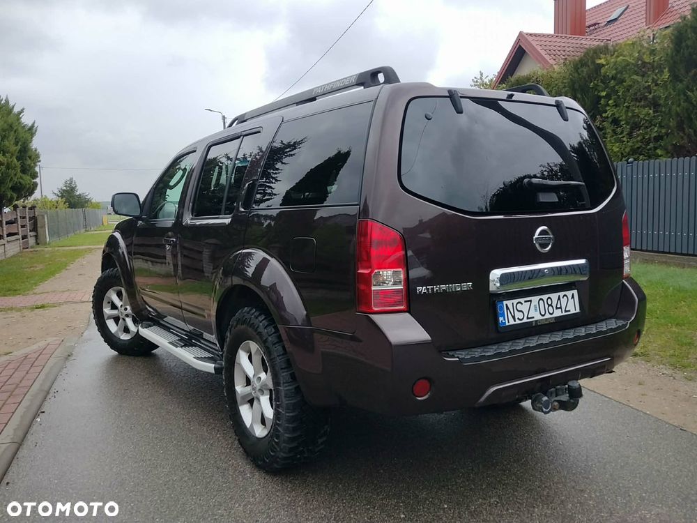 Nissan Pathfinder 2.5 DCi LE - 4