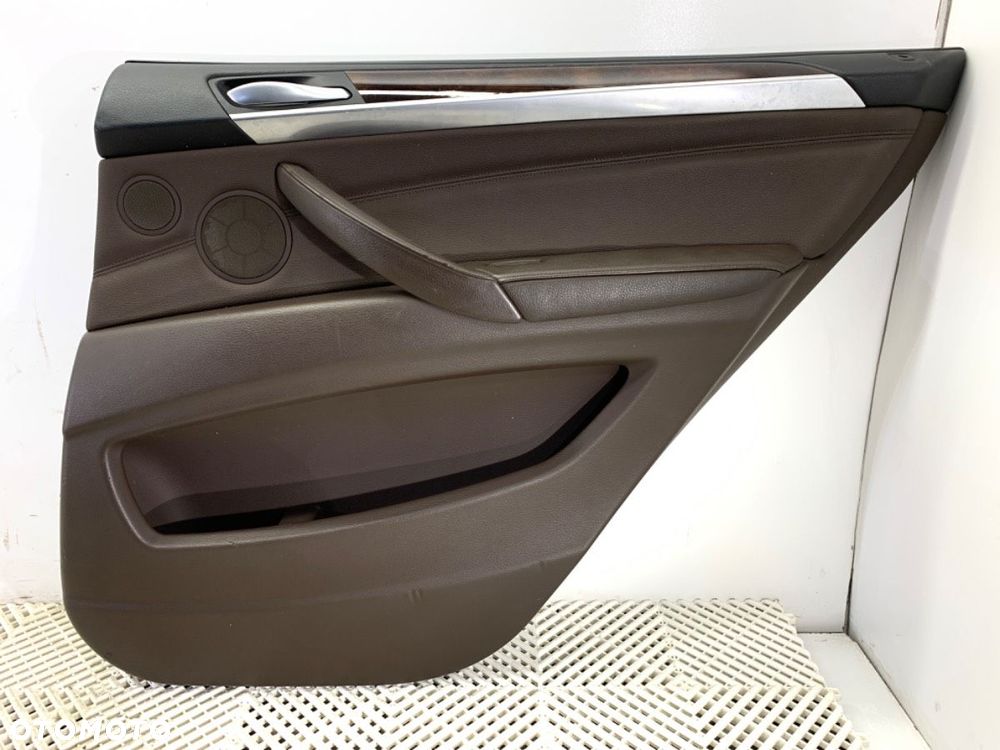 BOCZEK DRZWI TYŁ PRAWY  BMW X5 (E70) 2006 - 2013 xDrive 40 d 225 kW [306 KM] olej napędowy 2010 - - 1
