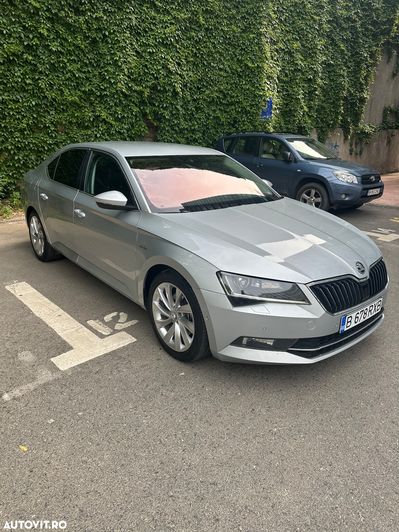 Skoda Superb 2.0 TDI DSG 4X4 Laurin & Klement - 3