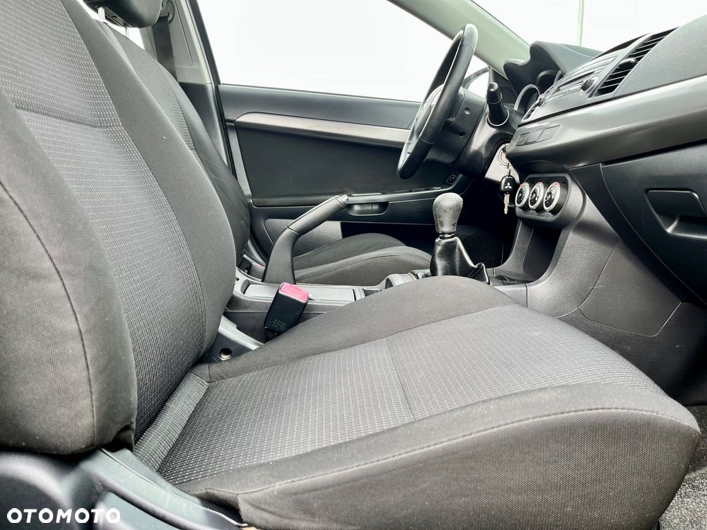 Mitsubishi Lancer 1.8 Intense - 10