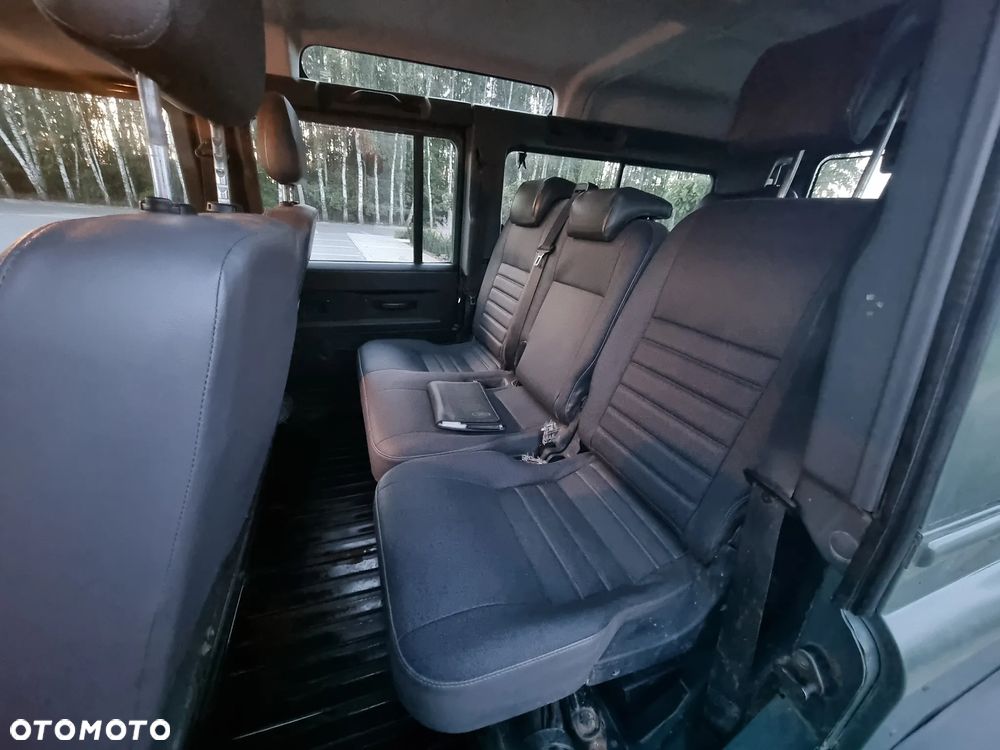 Land Rover Defender - 33