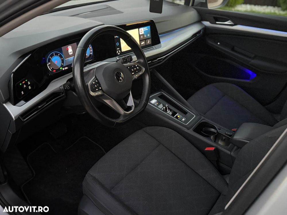 VOLKSWAGEN Golf 2023 — imagine 5