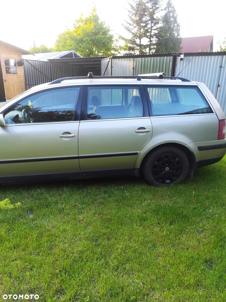 Volkswagen Passat 1.8T Basis - 5