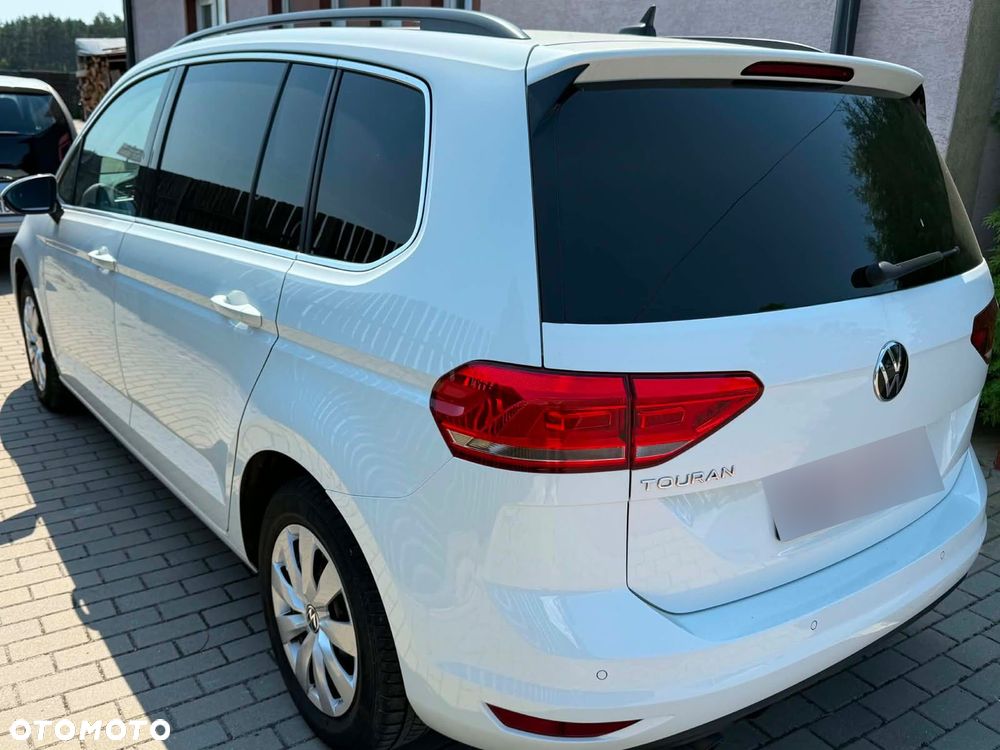 Volkswagen Touran - 4