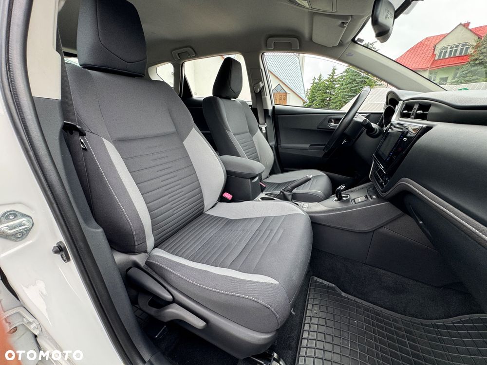 Toyota Auris - 31