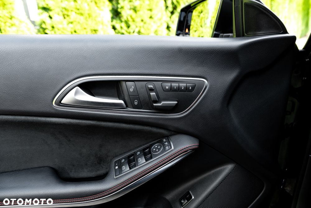 Mercedes-Benz CLA - 38