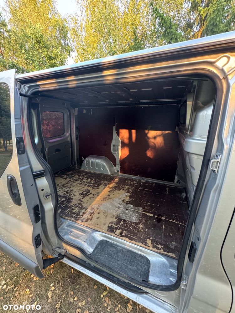 Opel Vivaro - 11