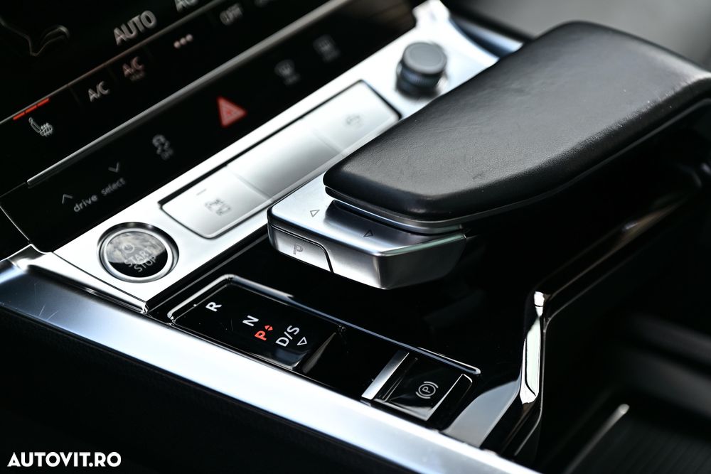 Audi e-tron 55 quattro - 16