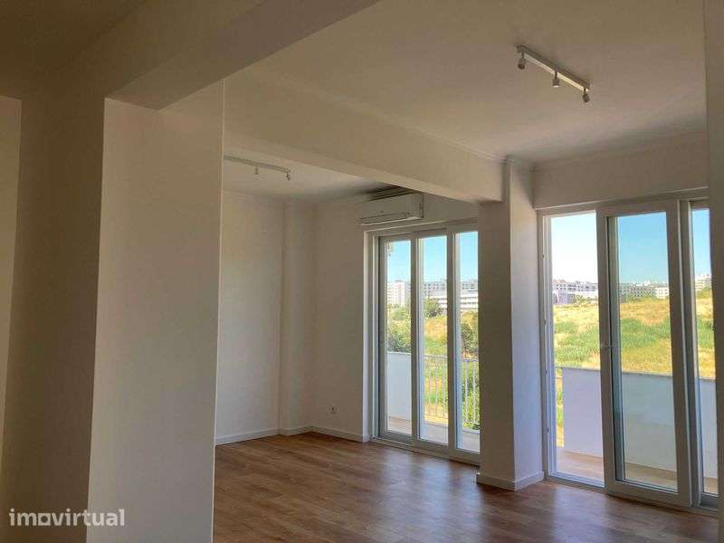 Apartamento para arrendar na estrada da luz - Grande imagem: 2/9