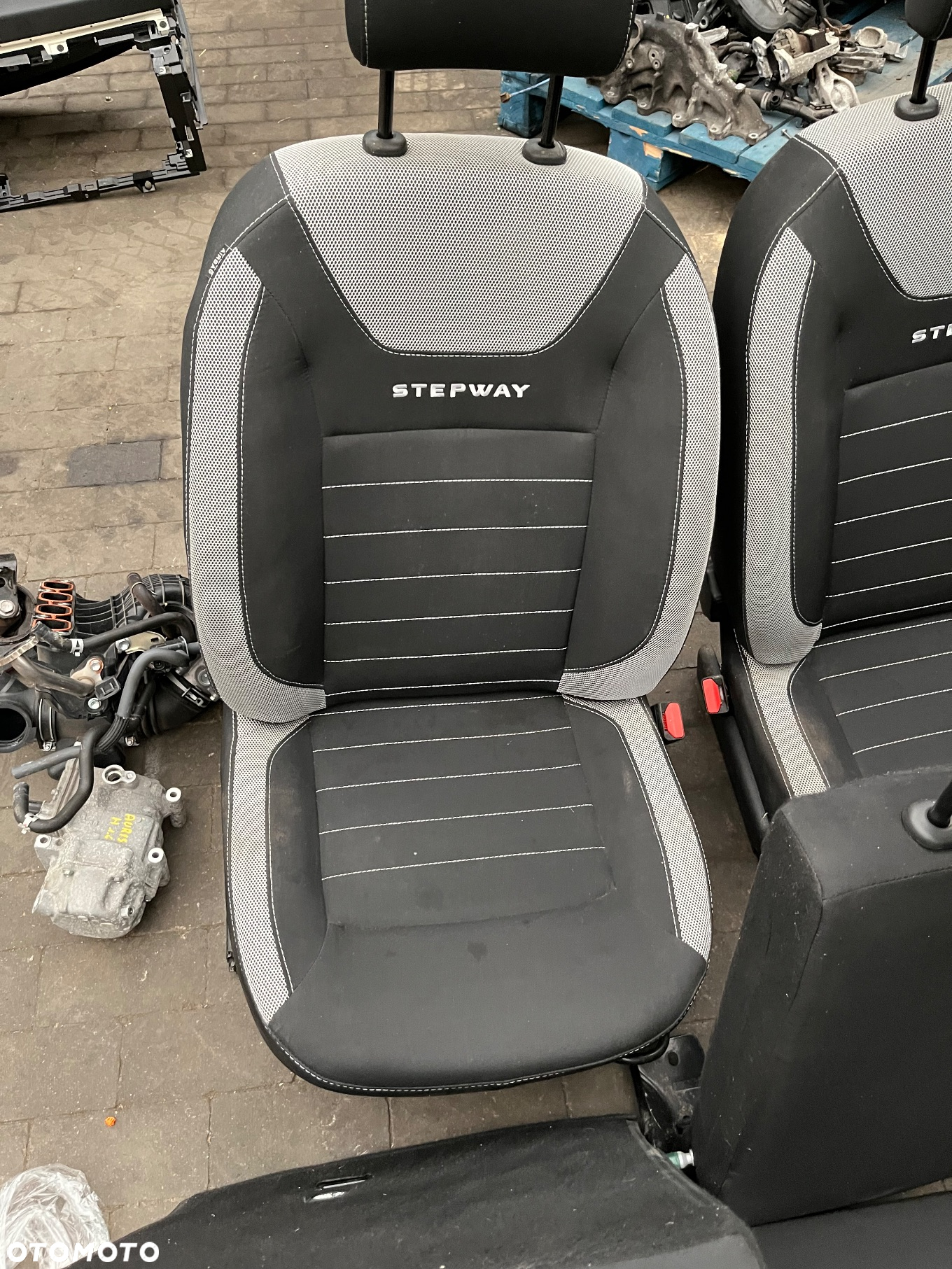 Fotele komplet Dacia Sandero II STEPWAY - 6