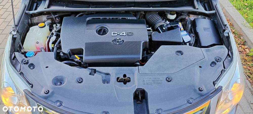 Toyota Avensis 2.0 D-4D - 25