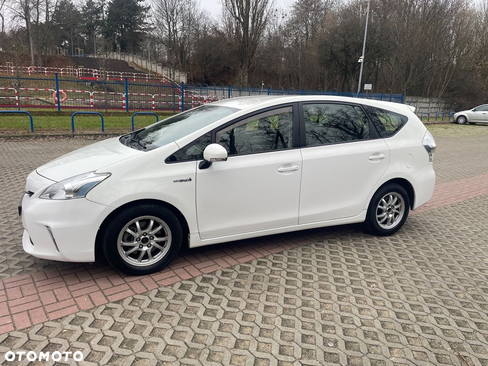 Toyota Prius+ (Hybrid) - 2