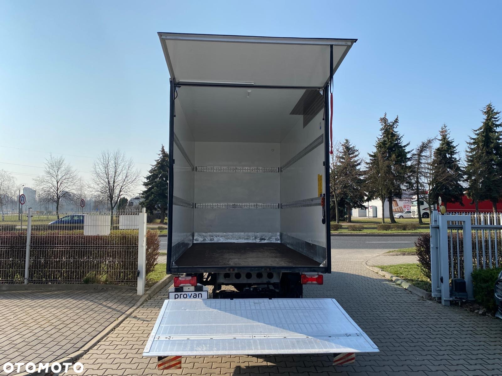 Iveco DAILY 35-160 HI-MATIC KONTENER WINDA WYSOKOŚĆ KONTENERA 2,5 M - 20