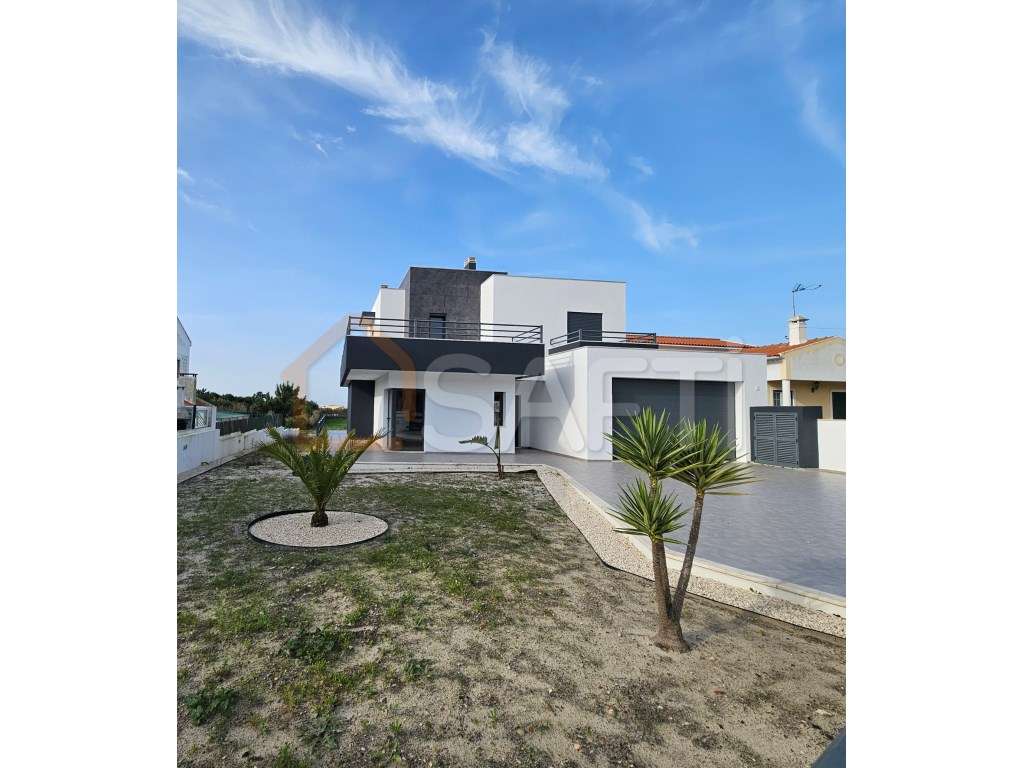 Venda - Moradia T4 Nova -
Silveira - Santa Cruz - Grande imagem: 2/43