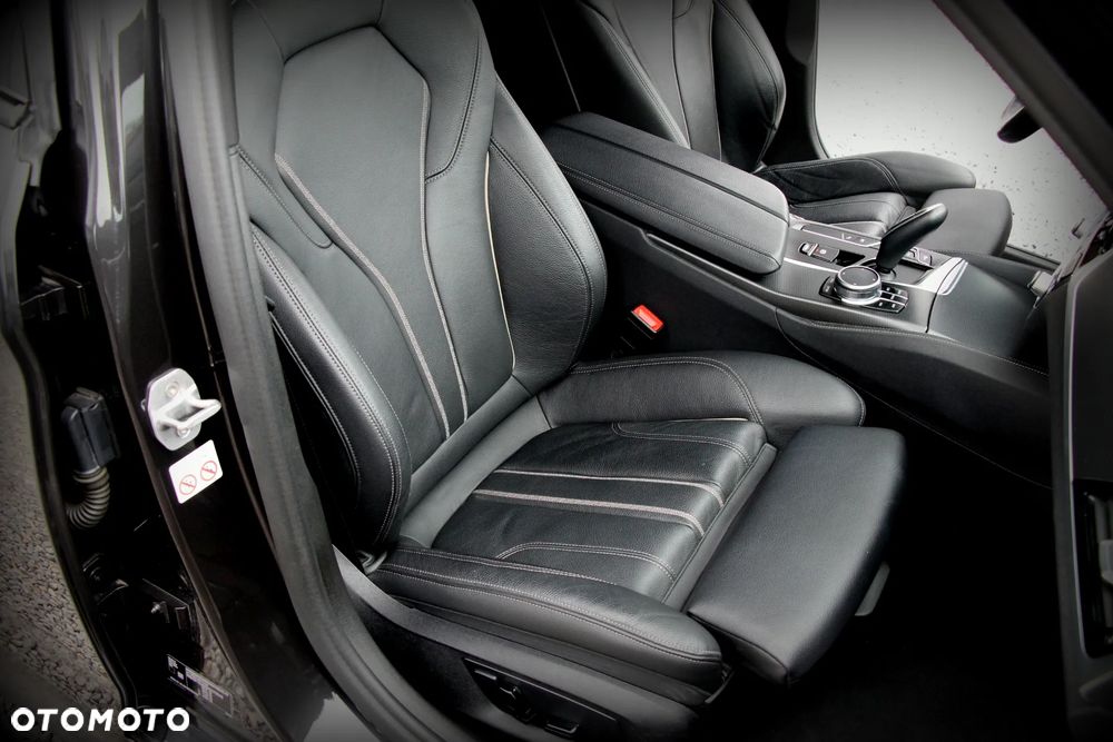 BMW Seria 5 530e xDrive M Sport sport - 14