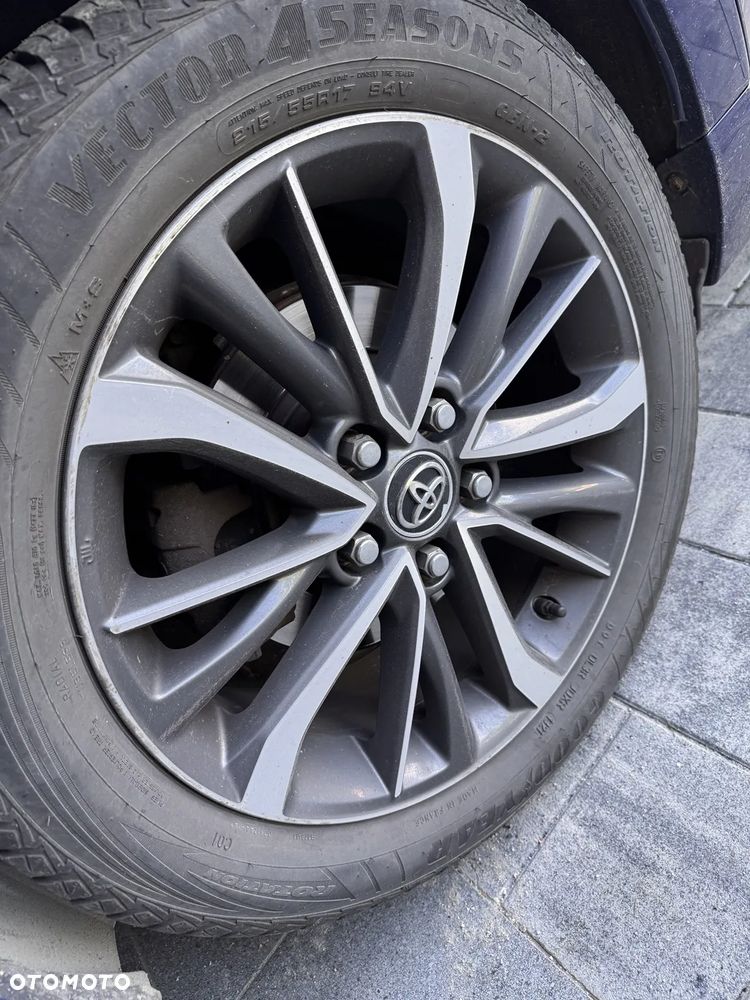 Toyota Avensis Touring Sports 1.8 Business Edition - 32