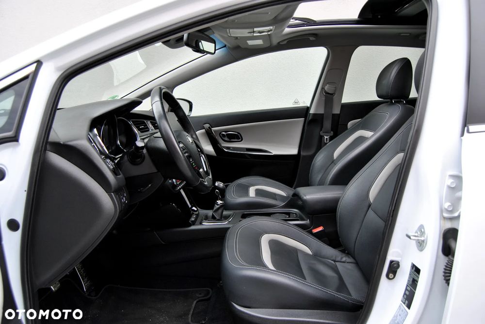 Kia Ceed 1.6 GDI Spirit - 17