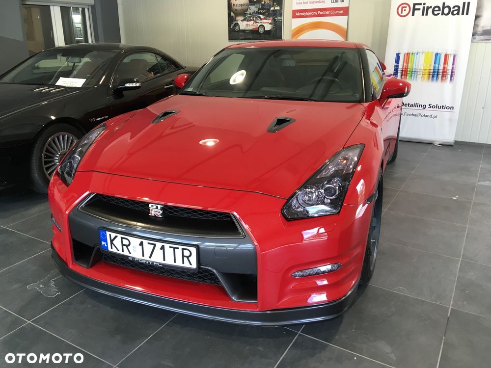 Nissan GT-R Black Edition - 12