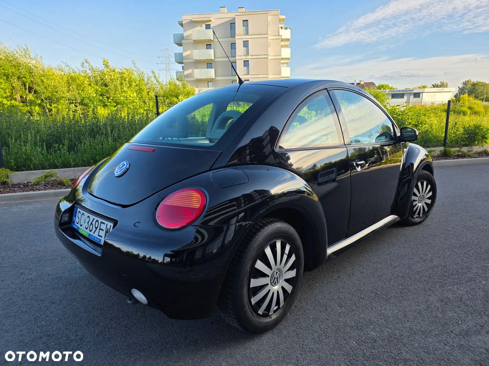 Volkswagen New Beetle - 2