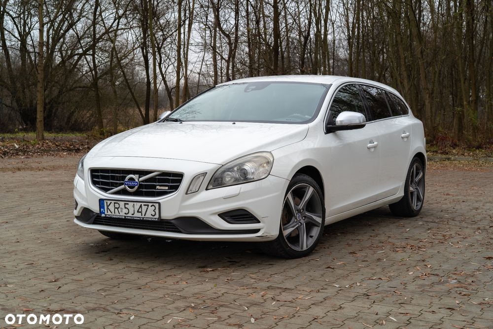 Volvo V60 D3 R-Design - 2