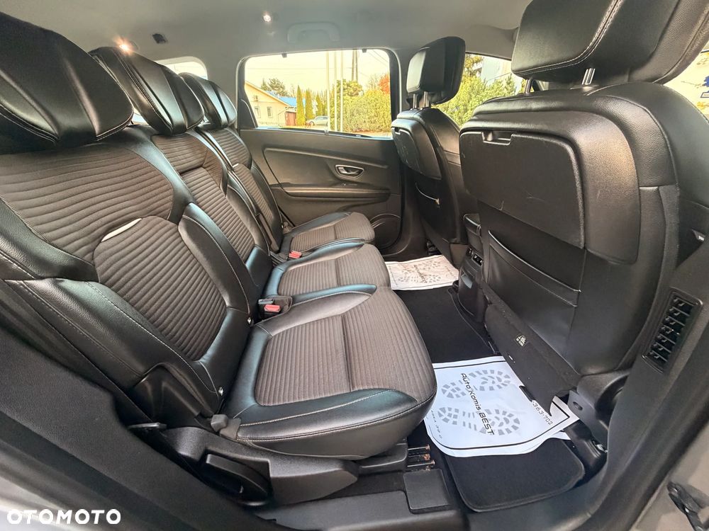 Renault Grand Scenic - 36