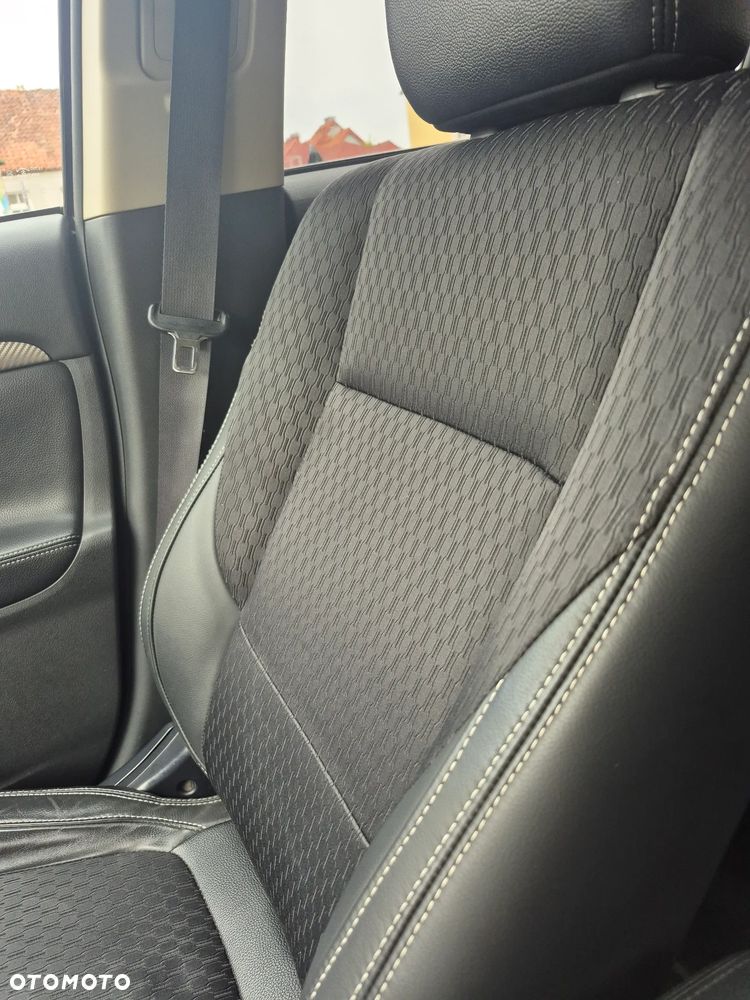 Mitsubishi Outlander 2.2 DID Intense + - 7